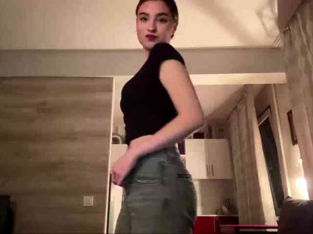 ChristiaPettet webcam