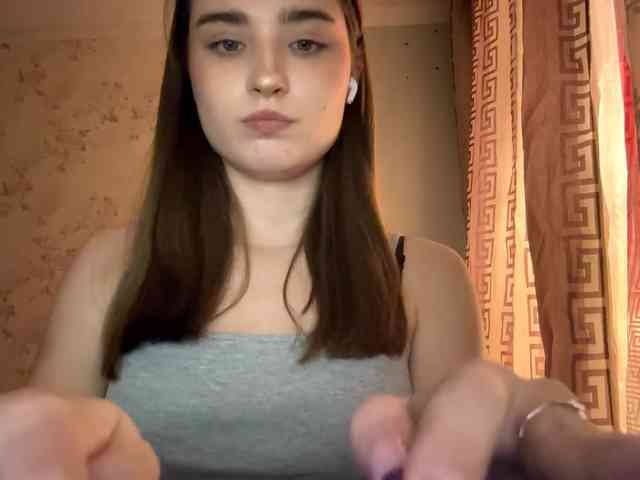 ChristiaPettet webcam