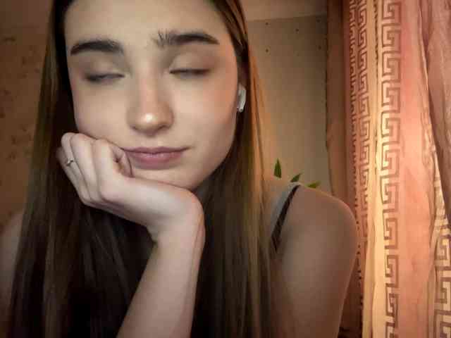 ChristiaPettet webcam