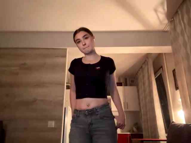 ChristiaPettet webcam