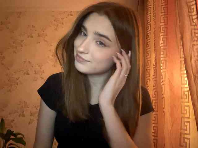 ChristiaPettet webcam