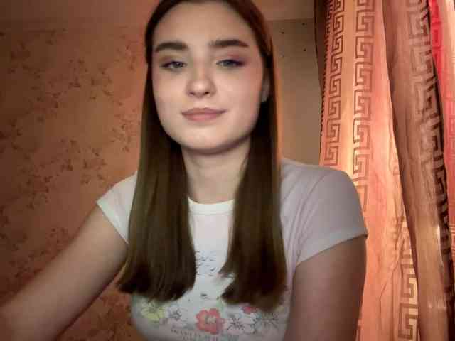 ChristiaPettet webcam