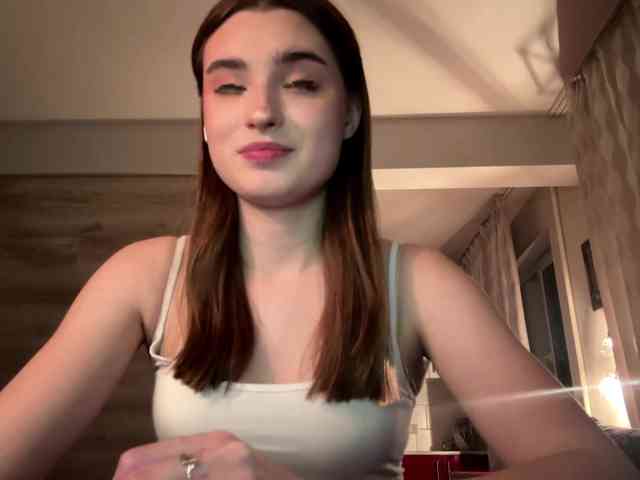 ChristiaPettet webcam