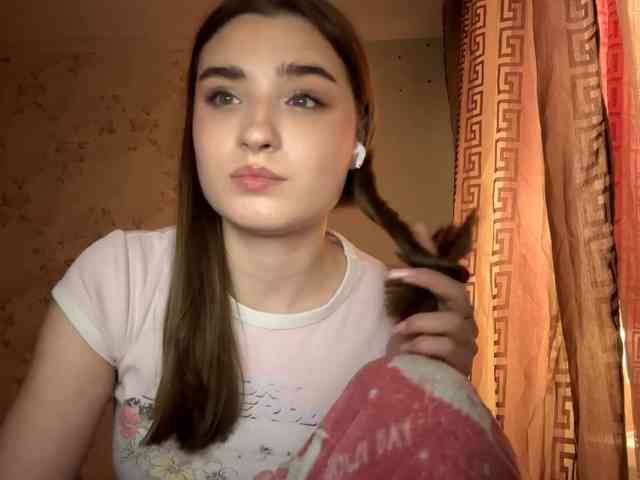 ChristiaPettet webcam