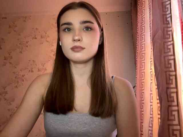 ChristiaPettet webcam