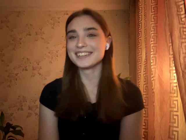 ChristiaPettet webcam