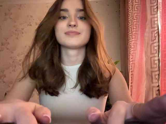 ChristiaPettet webcam