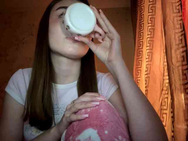 ChristiaPettet webcam