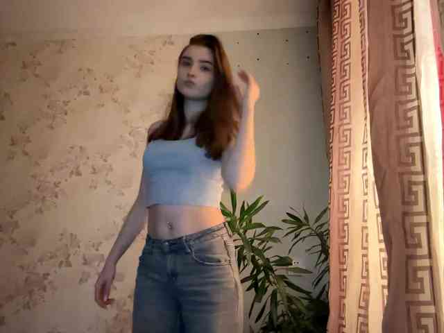 ChristiaPettet webcam