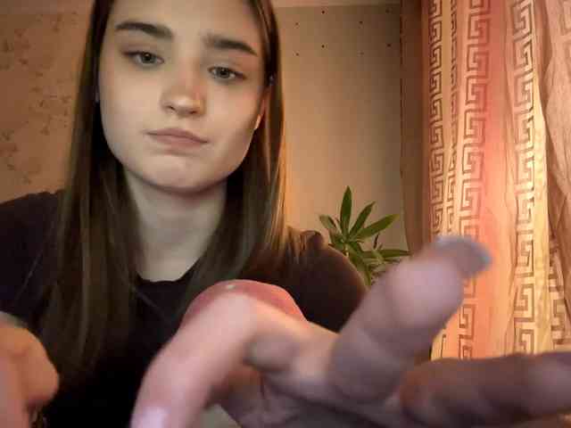 ChristiaPettet webcam