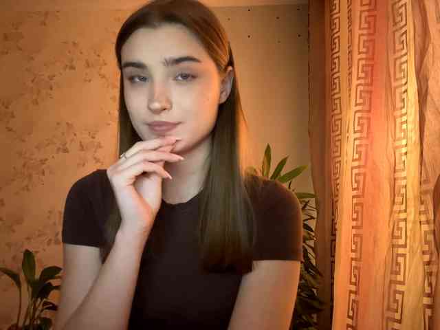 ChristiaPettet webcam