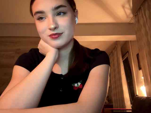 ChristiaPettet webcam