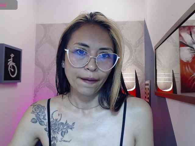 Liaaa-Seraaph webcam