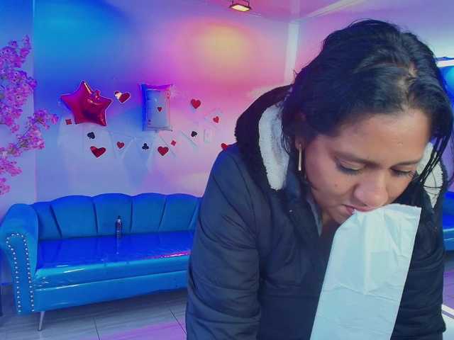 Alondra-gomex's BongaCams show and profile