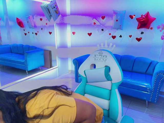 Alondra-gomex's BongaCams show and profile