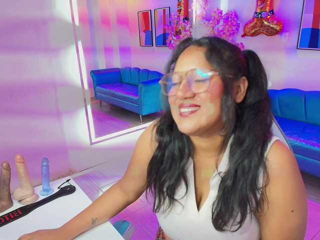 Alondra-gomex's BongaCams show and profile