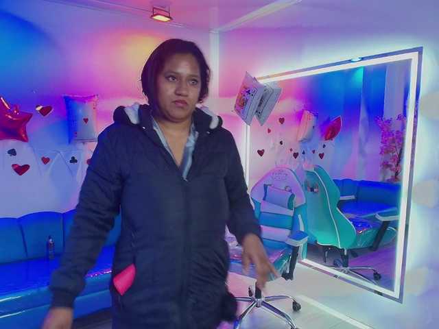 Alondra-gomex's BongaCams show and profile