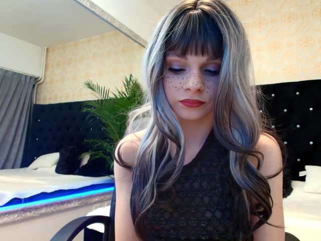 PollySunrise from BongaCams