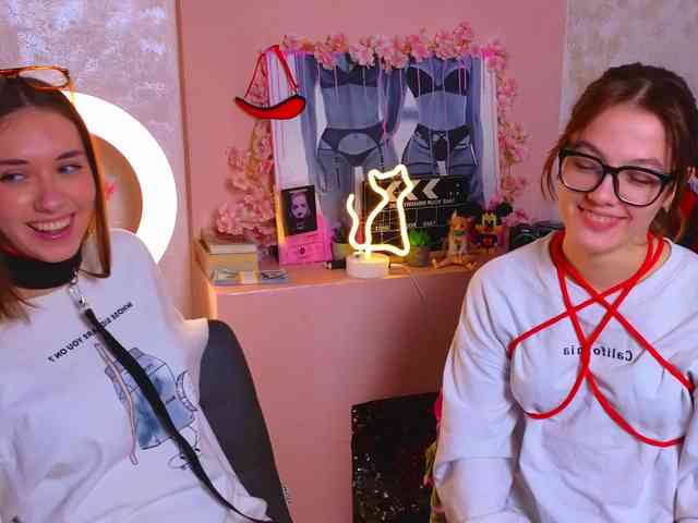 SweetTwins001 webcam