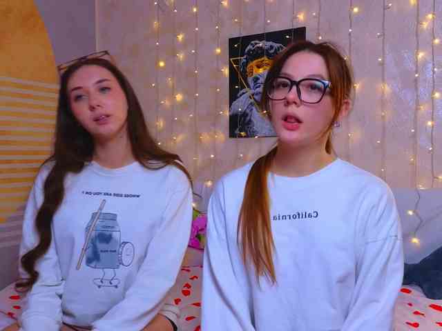 SweetTwins001 webcam