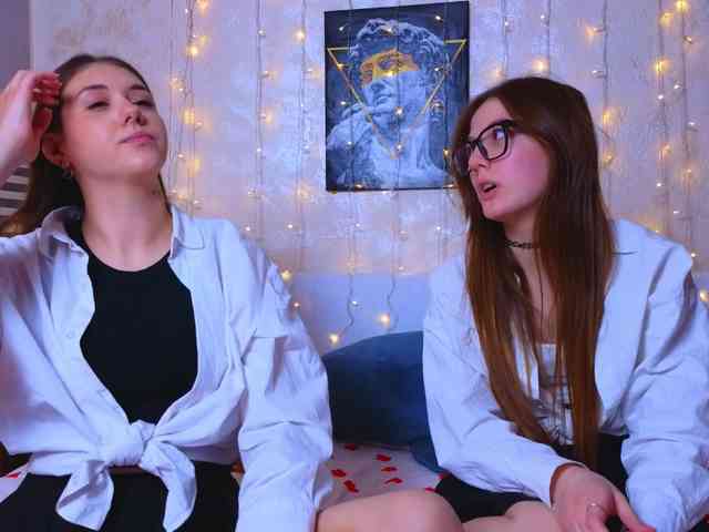 SweetTwins001 webcam