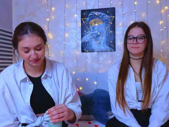 SweetTwins001 webcam