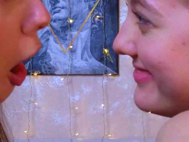 SweetTwins001 webcam