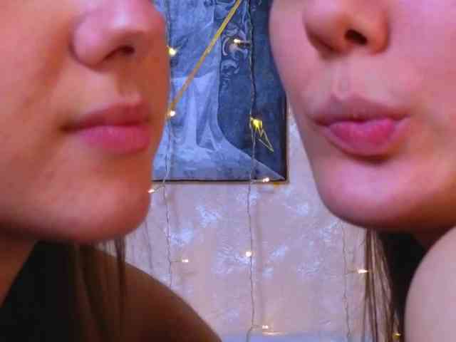 SweetTwins001 webcam