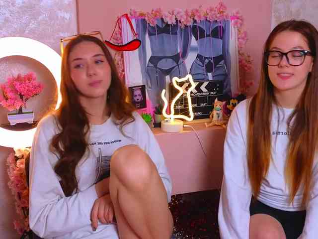 SweetTwins001 webcam