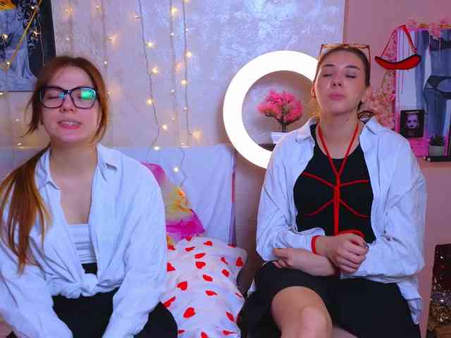 SweetTwins001 webcam