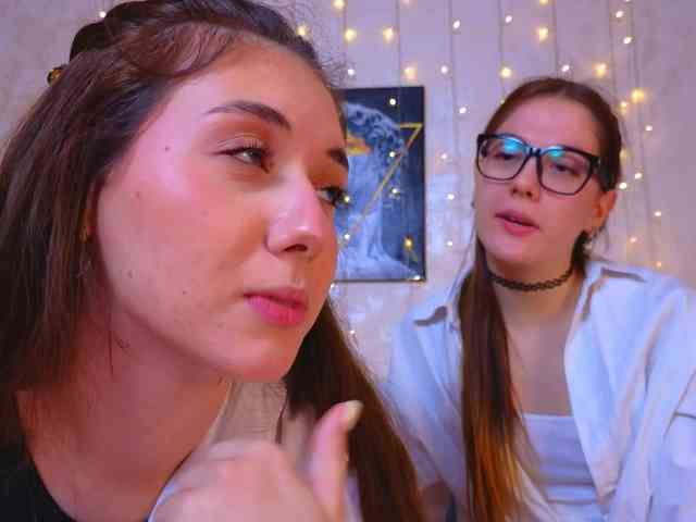 SweetTwins001 webcam