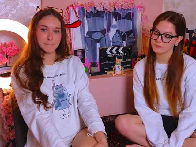 SweetTwins001 webcam
