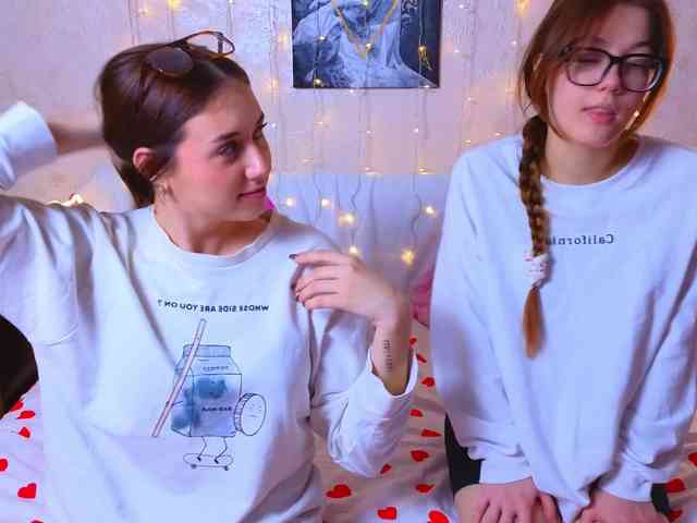 SweetTwins001 webcam