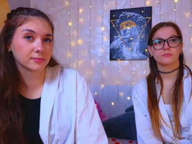 SweetTwins001 webcam