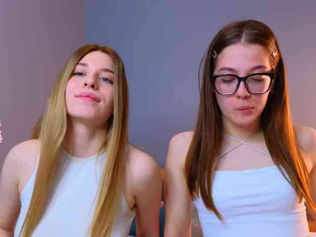 SweetTwins001 webcam