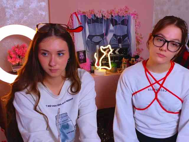 SweetTwins001 webcam