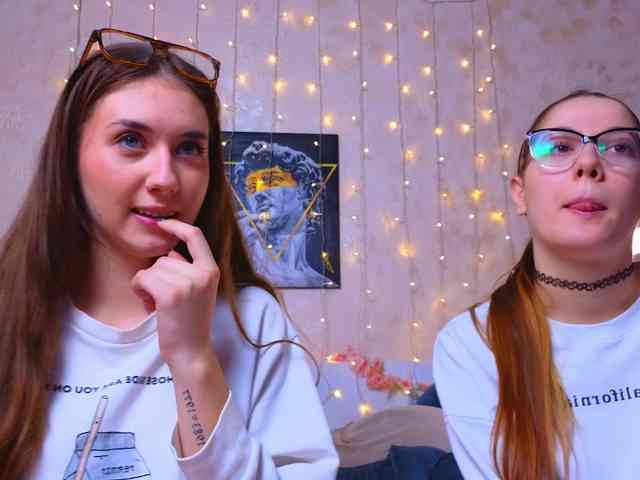 SweetTwins001 webcam