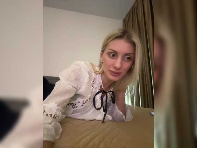 KarinaSim's BongaCams show and profile