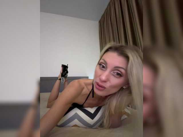 KarinaSim – webcam model profile photo