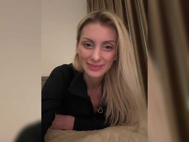 KarinaSim – webcam model profile photo