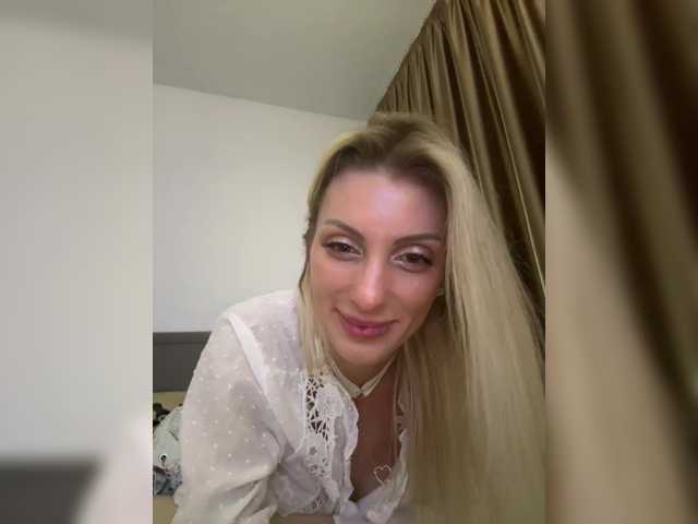 KarinaSim's BongaCams show and profile