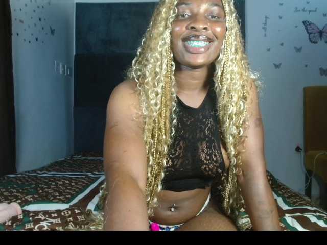 Ebonnyy's BongaCams show and profile