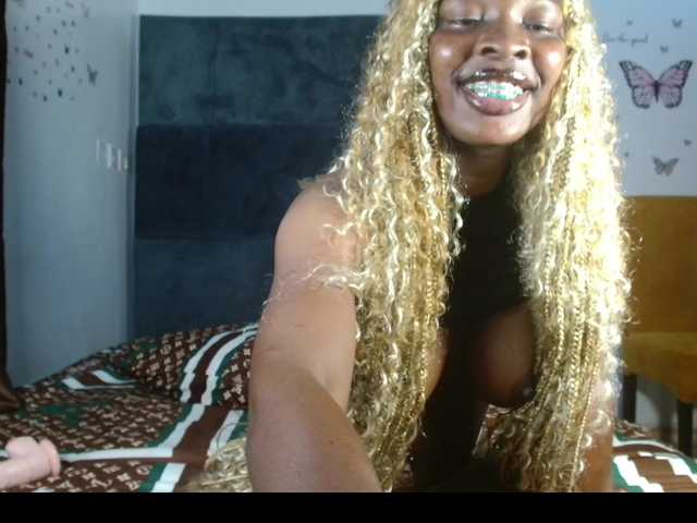 Ebonnyy's BongaCams show and profile