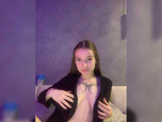 AnyaBerG's BongaCams show and profile