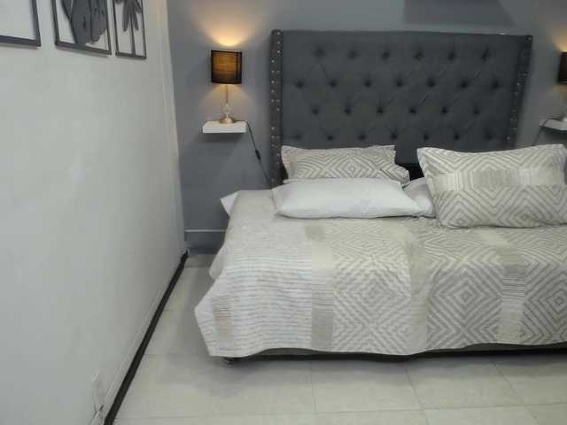 angie-roxxa's BongaCams show and profile