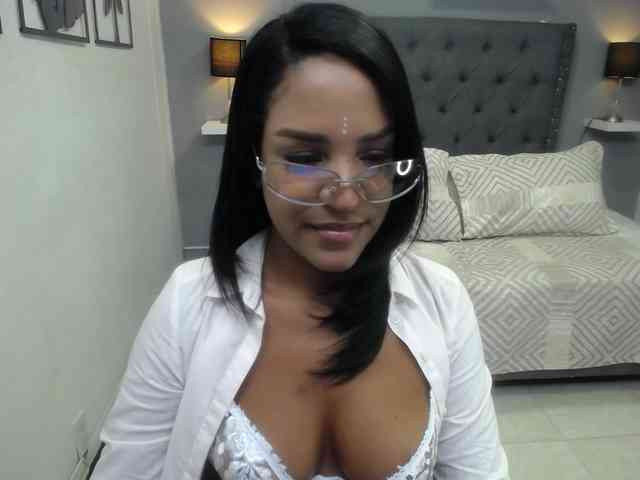 angie-roxxa webcam