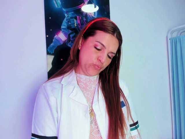 IsabellaSerrano from BongaCams is Freechat