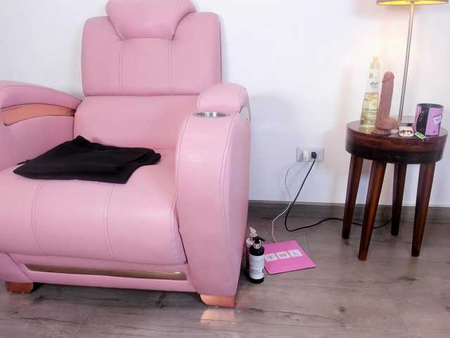 IsabellaSerrano from BongaCams is Freechat