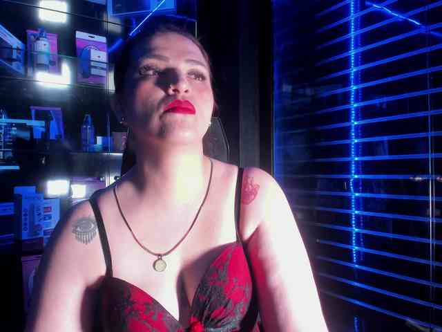 IsabellaSerrano webcam