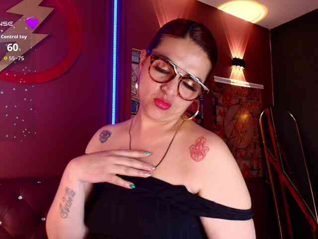 IsabellaSerrano webcam